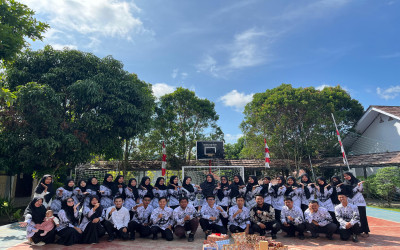 Pelaksanaan Upacara Hari Guru Nasional di SMP dan SMK Mulia Hati Insani Berlangsung Meriah